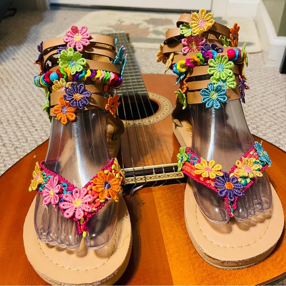 💐Frisky Colorful Floral Zip Back Ankle Thong Sandals! - Picture 2 of 10